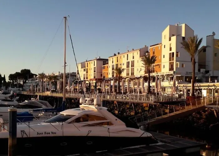 Hello Chloe 维拉摩拉