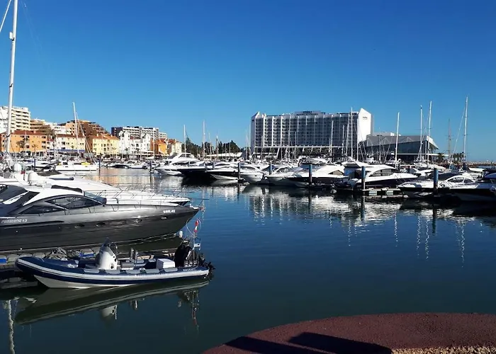 Hello Chloe 维拉摩拉