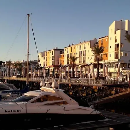 Hello Chloe ヴィラモウラ